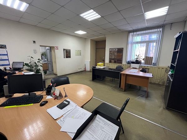 Помещение свободного назначения 811 кв.м., ул. Димитрова 34