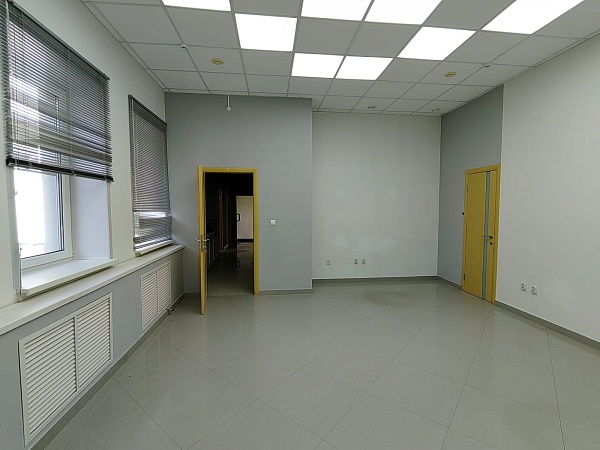 Помещение свободного назначения 315 кв.м., ул. 7-я Рабочая 12