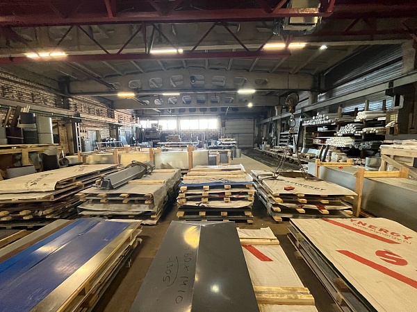 Помещение свободного назначения 408,8 кв.м., ул. Димитрова 34