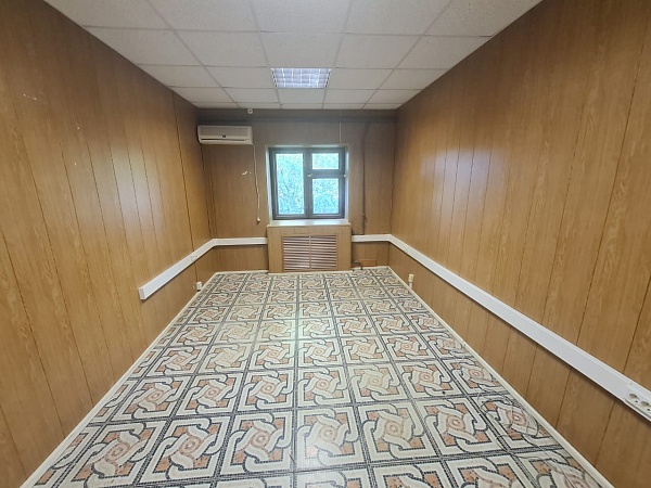 Помещение свободного назначения 48 кв.м., б-р Петрковский 24