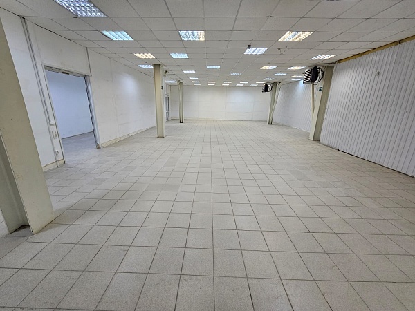 Помещение свободного назначения 350 кв.м., ул. Профсоюзная 3