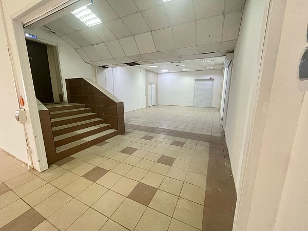 Помещение свободного назначения 350 кв.м., ул. Профсоюзная 3