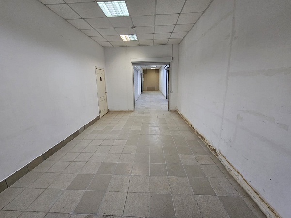 Помещение свободного назначения 350 кв.м., ул. Профсоюзная 3