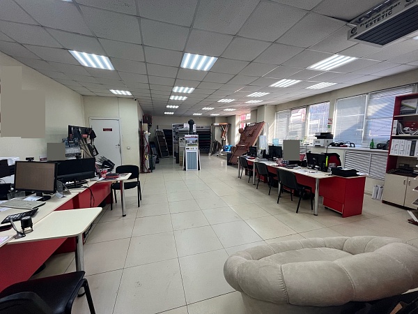 Помещение свободного назначения 327,3 кв.м., ул. Димитрова 38